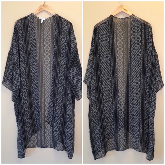 BCBG sheer bohemian kimono wrap Whimsigoth Dark feminine Boho wrap shawl Geo - Picture 2 of 6